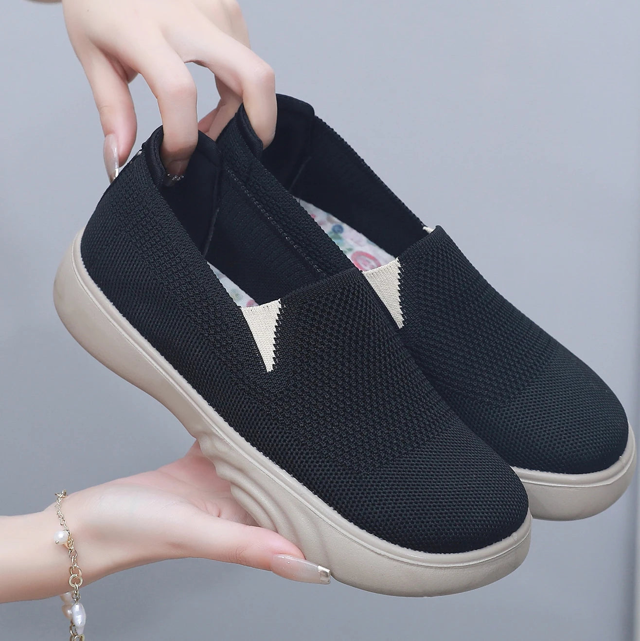SOFT GO  SUMMER FLATS